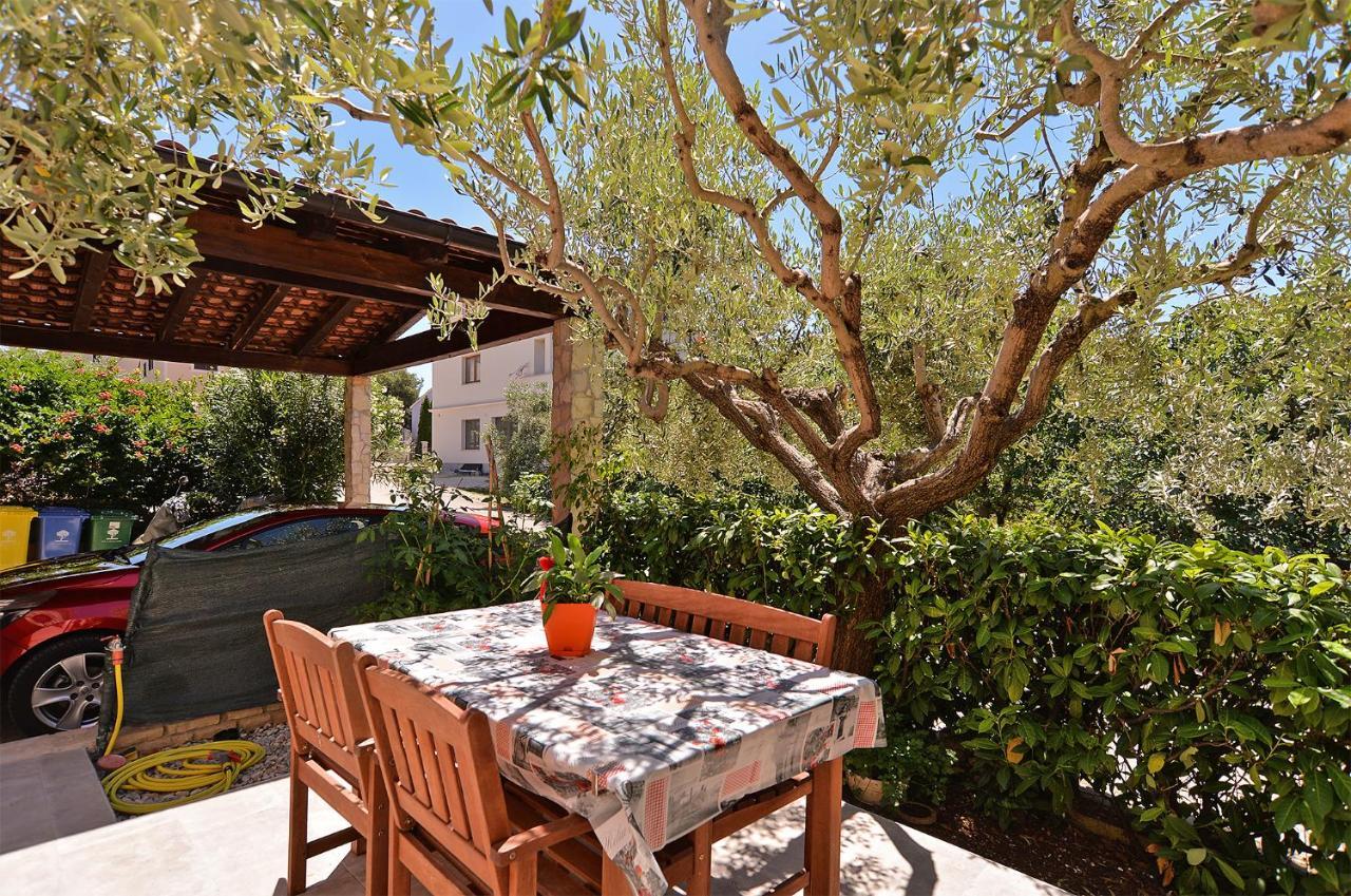 Apartment Vesna 1642 Pula Exterior photo